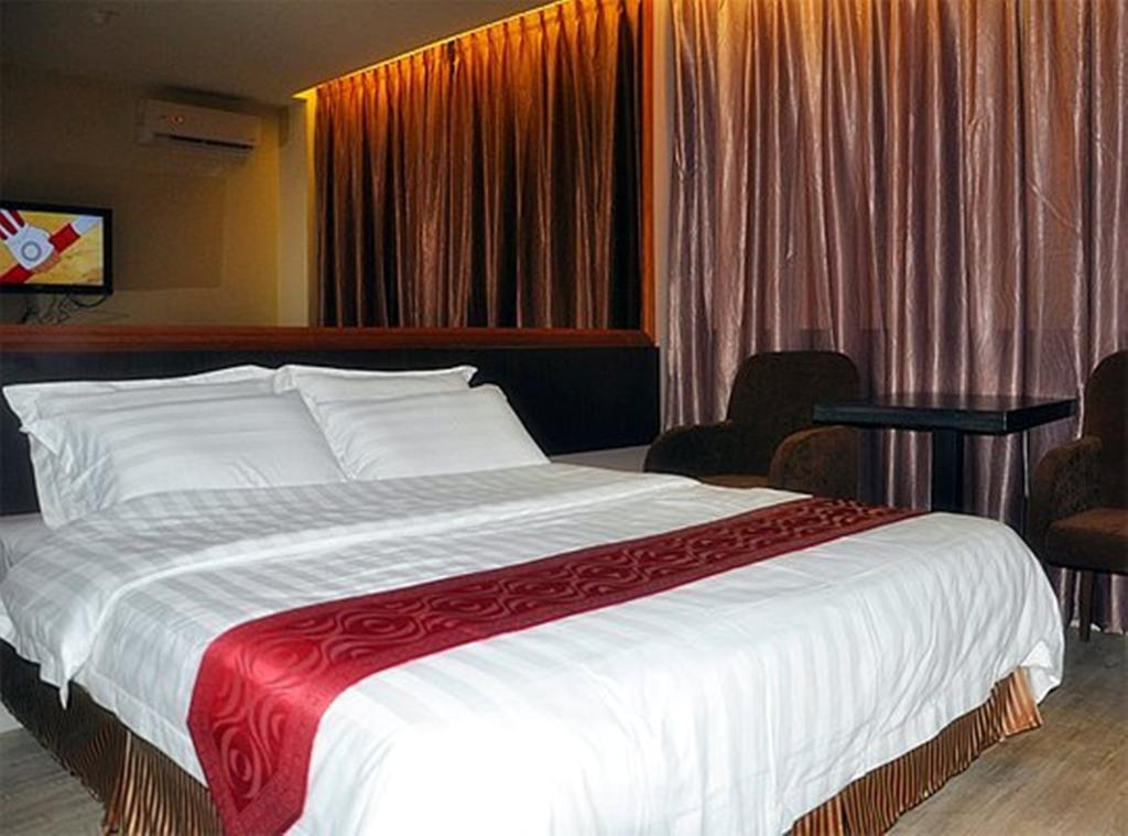 Goldenhill Hotel Kota Kinabalu Quarto foto